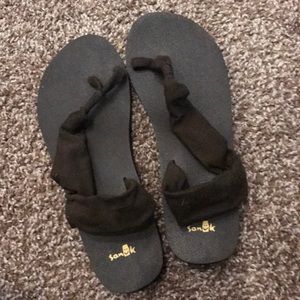 DONATING TOMORROW! Barely worn sanuk sandals!